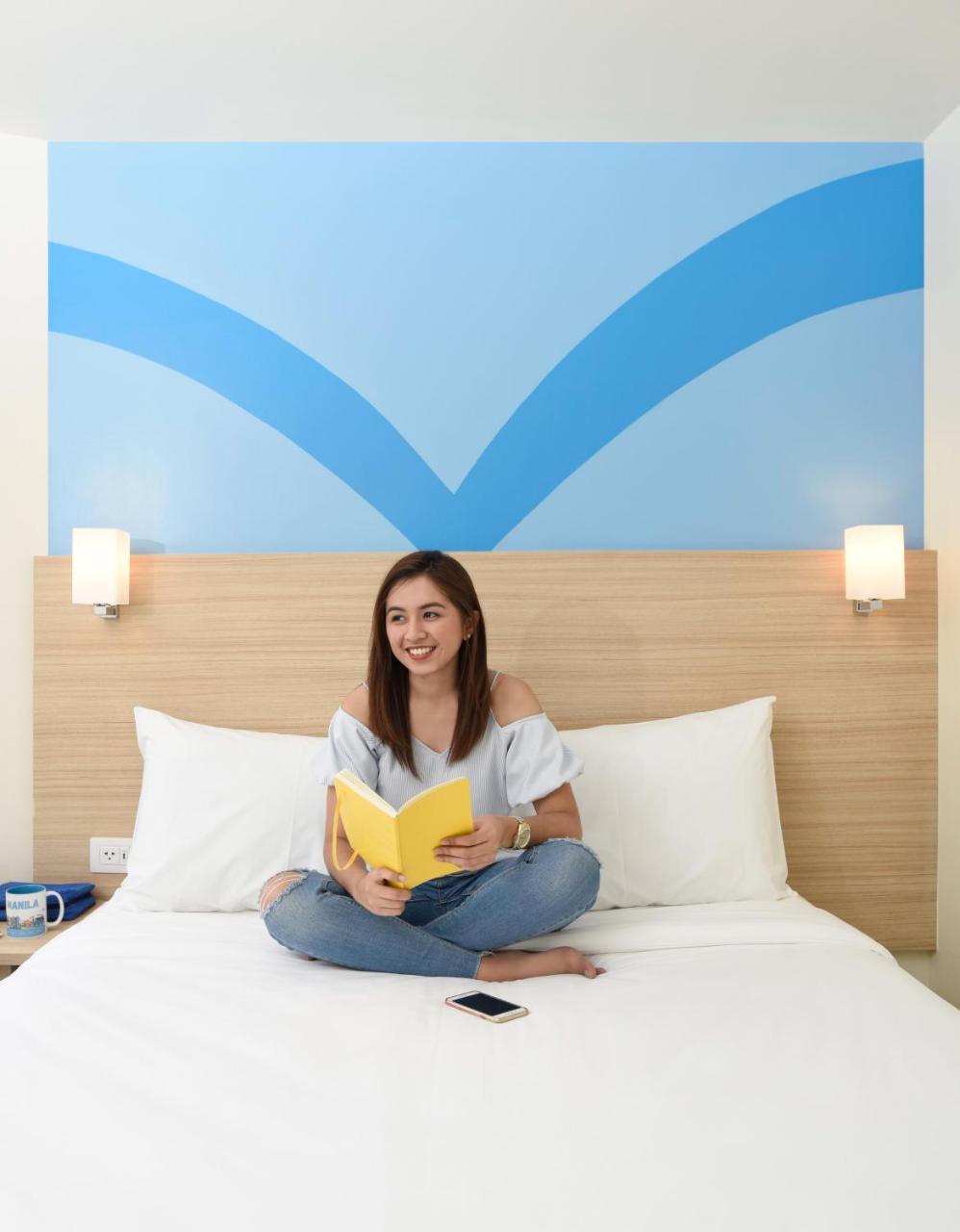 Hop Inn Hotel Tomas Morato Quezon City Eksteriør billede