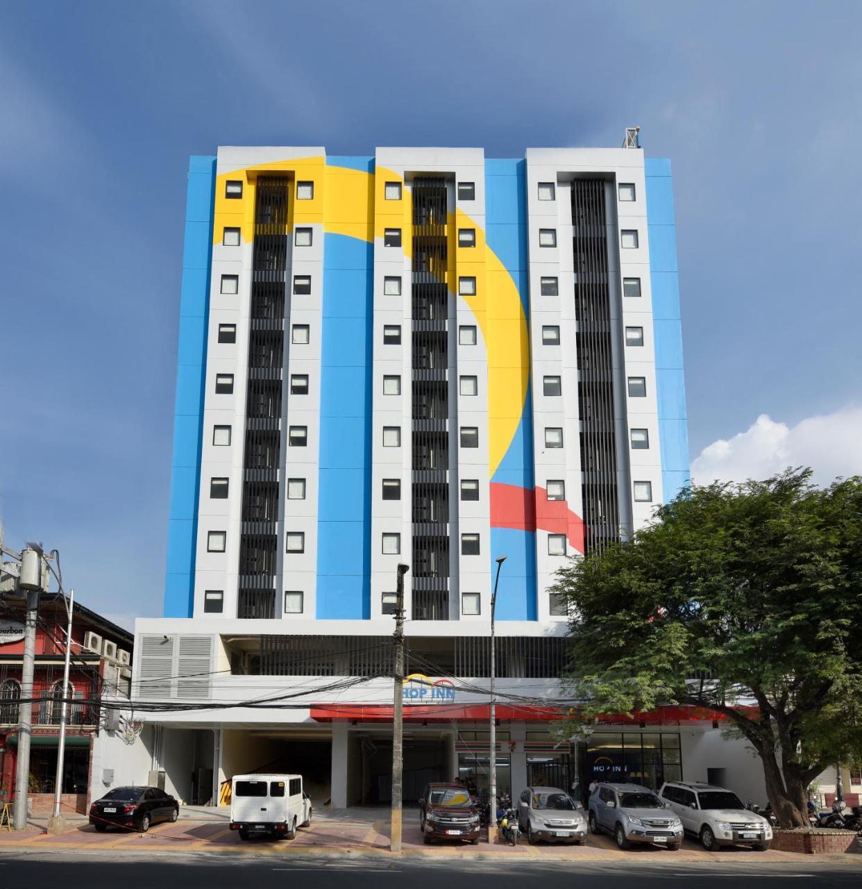 Hop Inn Hotel Tomas Morato Quezon City Eksteriør billede