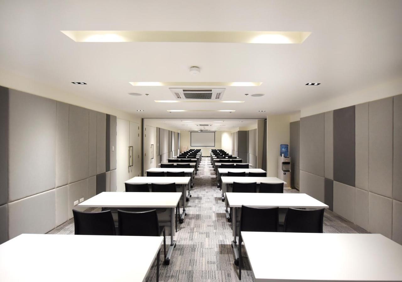 Hop Inn Hotel Tomas Morato Quezon City Eksteriør billede