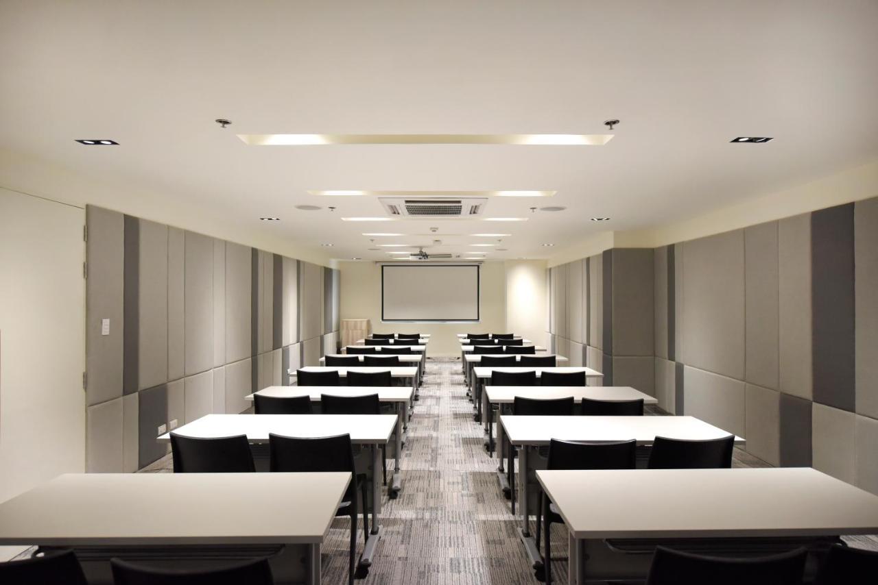 Hop Inn Hotel Tomas Morato Quezon City Eksteriør billede